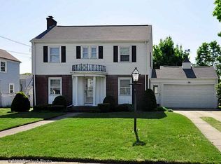 9 Mayflower Dr, Cranston, RI 02905