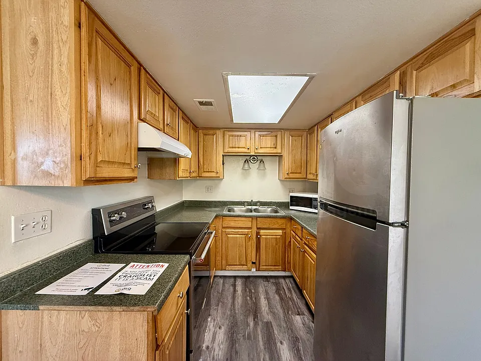 2021 W Hayward Ave #22