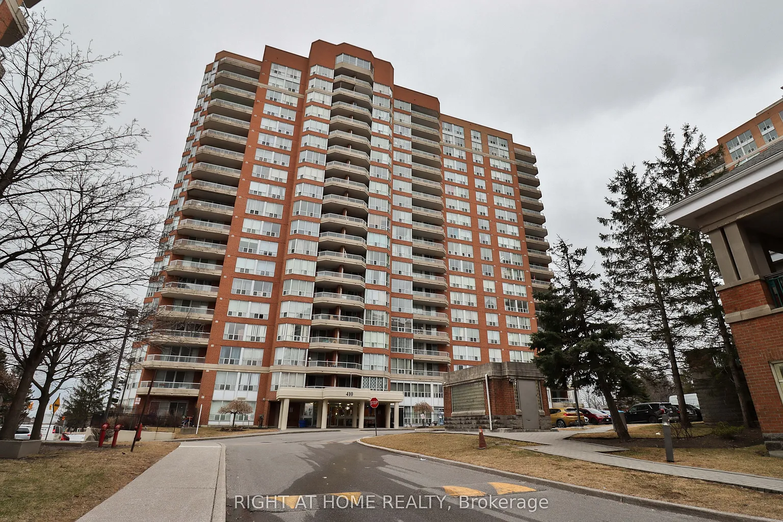 410 McLevin Ave Unit 1609 photo 1