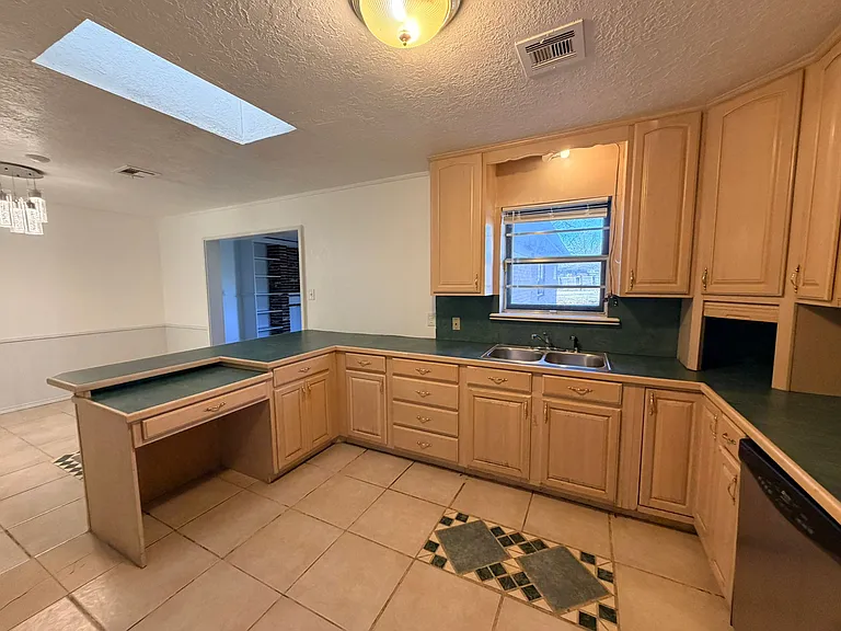 1323 SE Clover Ln — Photo 7