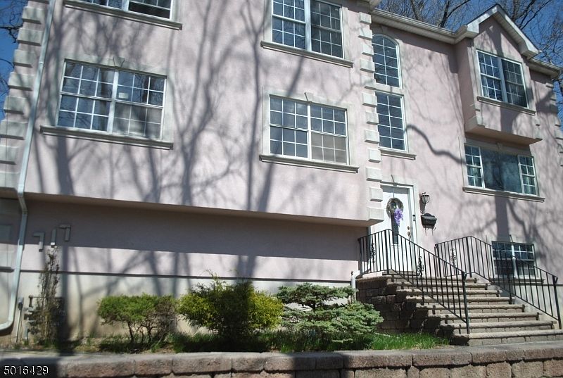 1st image of 717 Eagle Rock Ave