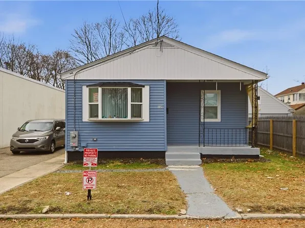 12 Roosevelt St, North Providence, RI 02904