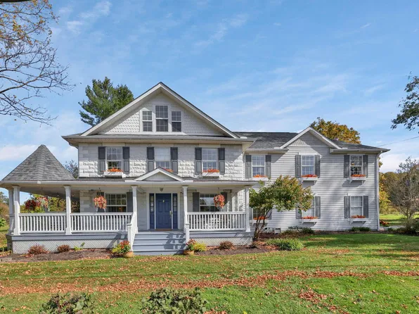 4490 North St, Granville, OH 43023