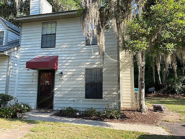 2nd image of 504 Island Pines Dr