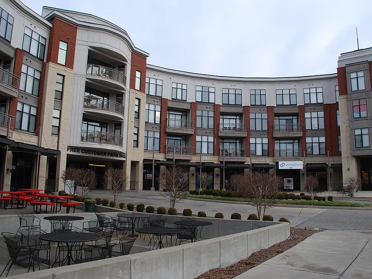 535 S Upper St #223 — Photo 1