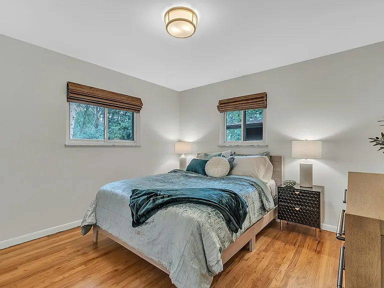 415 Barber Ave — Photo 7