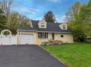 950 Chestnut Ridge Rd, Chestnut Ridge, NY 10977