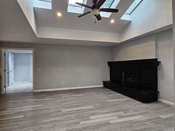 5th image of 16505 SE Newport Way