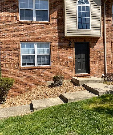 820 Woodsedge Dr #820 — Photo 2