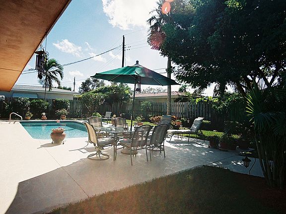 Entertainer's Backyard