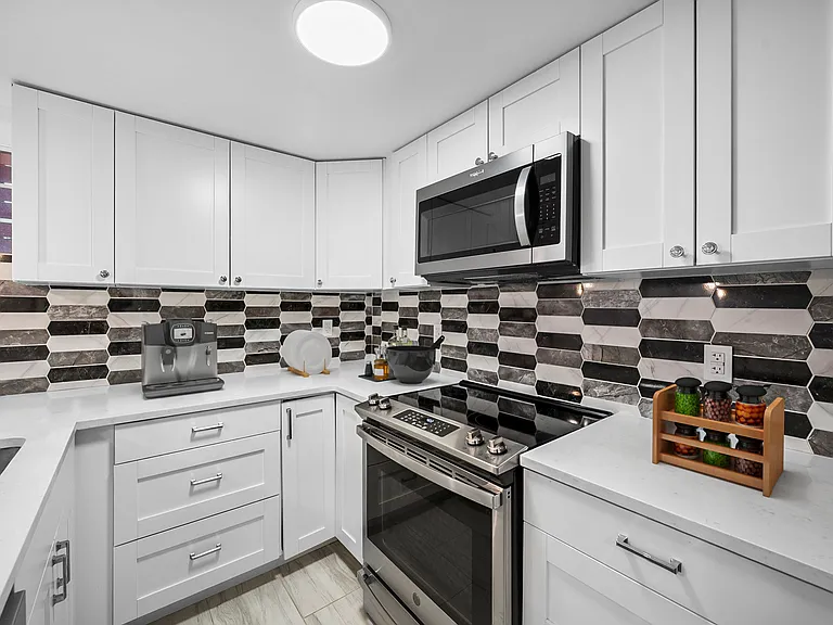 4159-4161 Hartford St #B — Photo 11