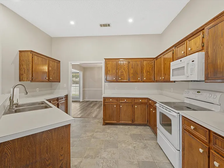 1613 Bozman Rd — Photo 15