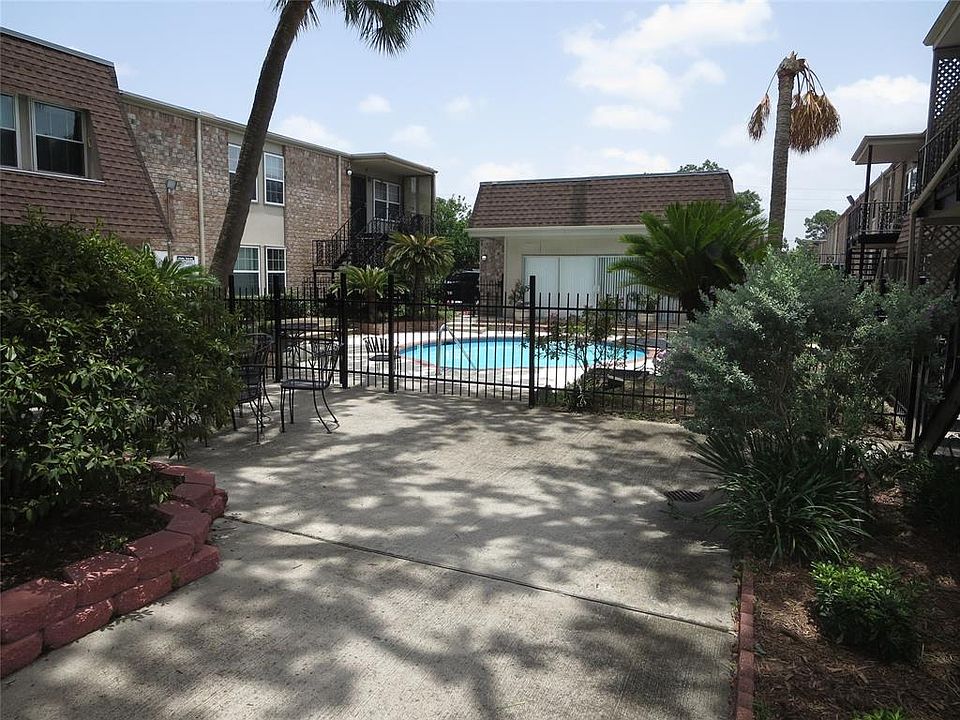 1st image of 5550 N Braeswood Blvd APT 107
