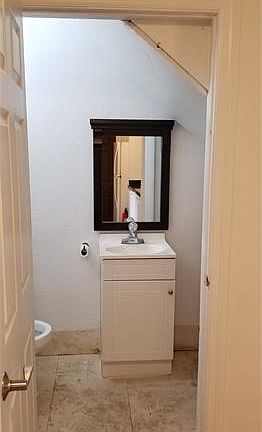 3rd image of 050-3549 Loquat Ave Unit 421