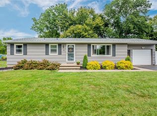 46 Ridgelea Ct, Rochester, NY 14615