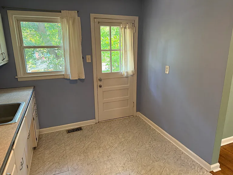 2325 Glascock St — Photo 9