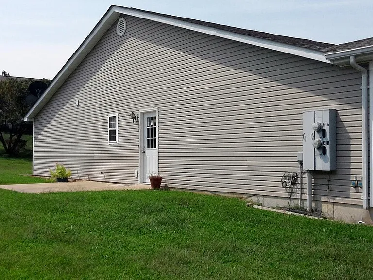 816 Grand Ave — Photo 10