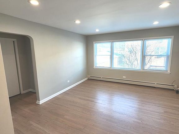 2nd image of 5910 W Gunnison St #1R
