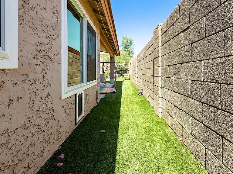 4704 E Weaver Rd — Photo 90
