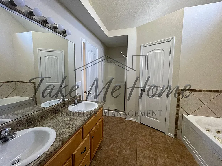 644 N Cox Ave — Photo 9