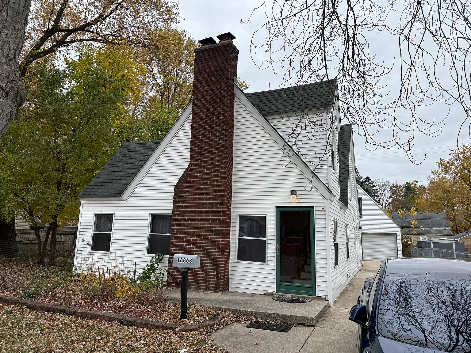 3 bed, 1104 sqft, $1,700 — Photo 1