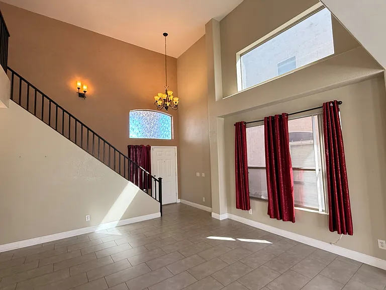 6425 W Desert Hollow Dr — Photo 6