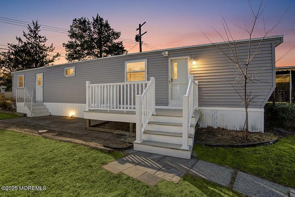 2 bed, $1,675 — Photo 1