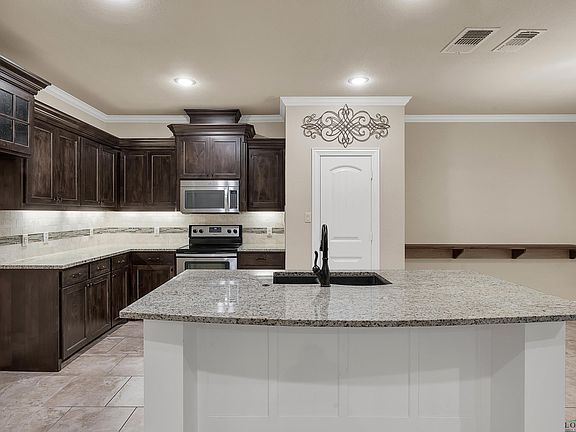 4th image of 137 Labrador Ln
