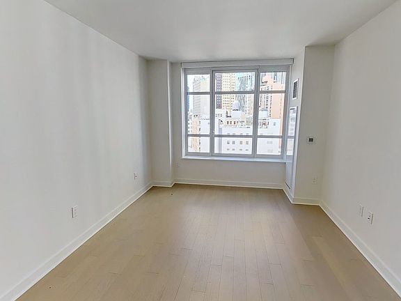 4th image of 45 Hoyt St APT 8Q