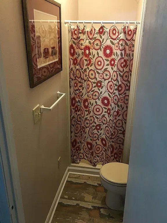 823 Camp Ave — Photo 3
