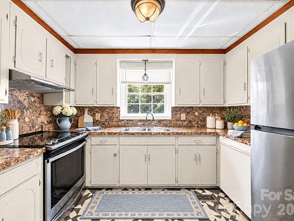 4th image of 127 Kamala Rd