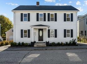 30 Catherine St, Bristol, RI