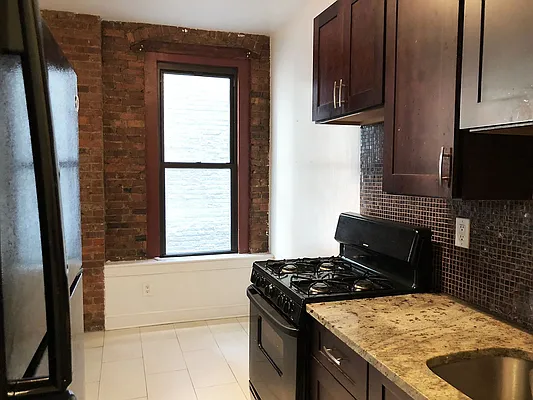 Rented by Avenues Real Estate | media 19