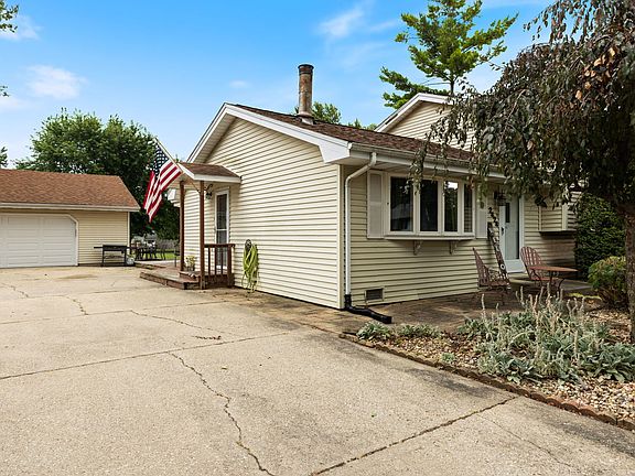 2nd image of 2424 Hel Mar Ln