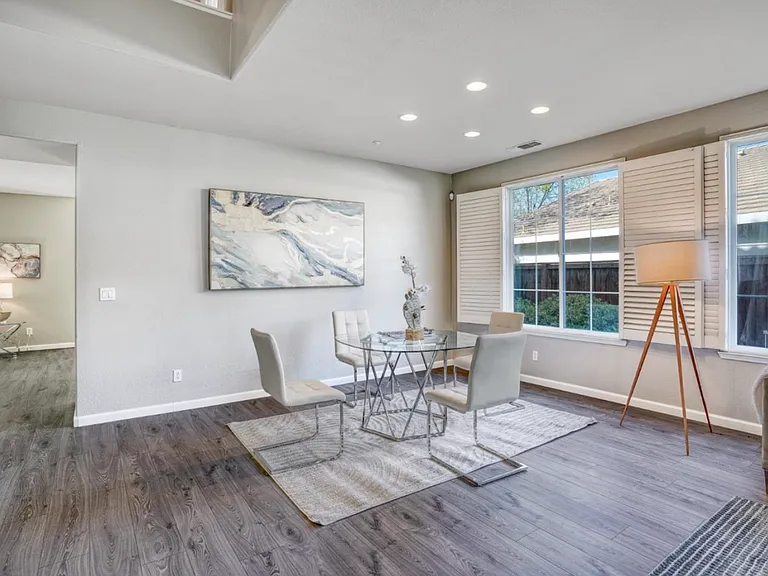 262 W Country Club Dr — Photo 13
