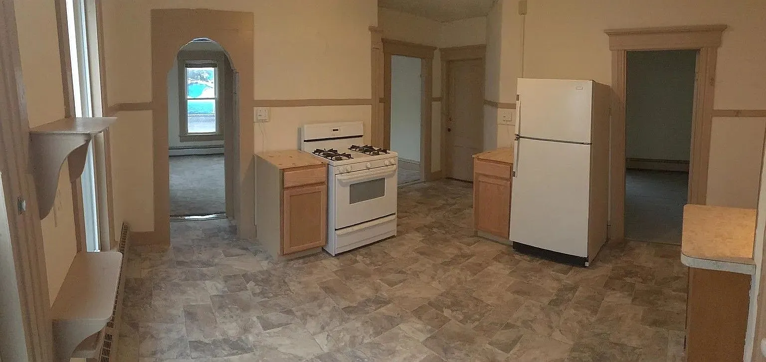 267 Cartier St — Photo 3