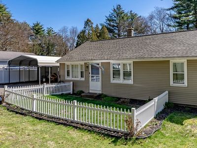 287 Hadley St, South Hadley, MA, 01075