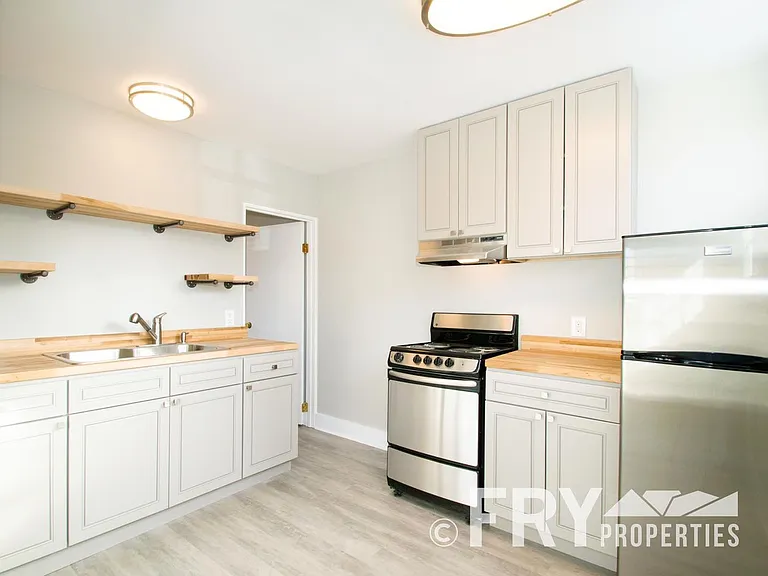 3224 Perry St #B — Photo 12