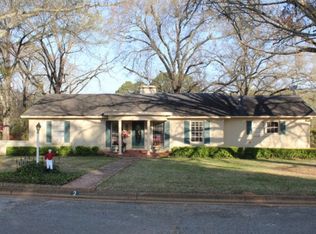 2 Sunset Rd, Palestine, TX 75801