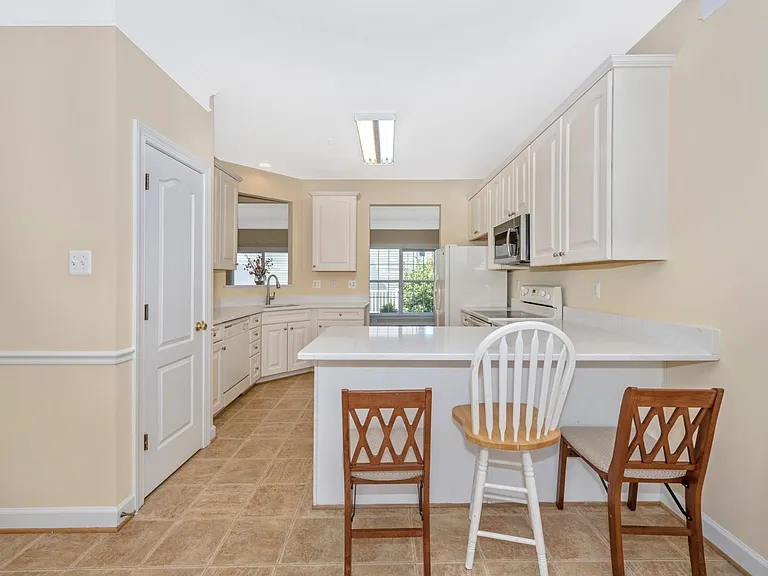 14036 Castle Ridge Way — Photo 48