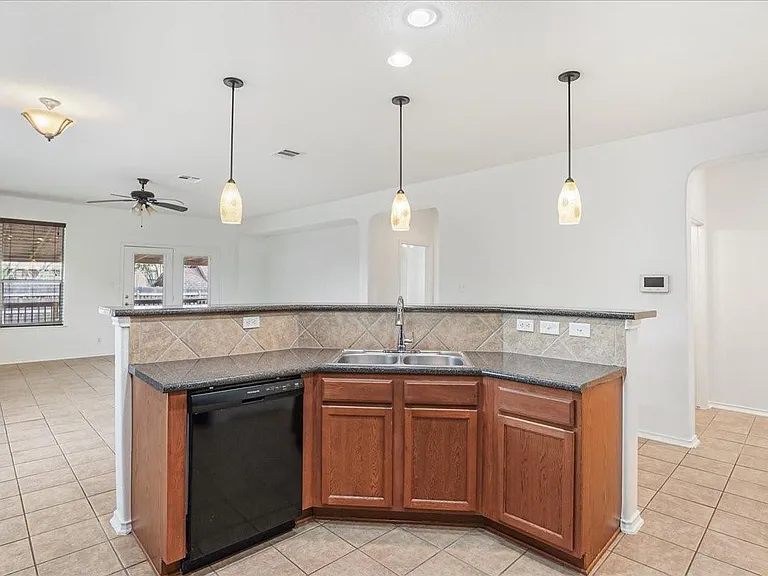 200 Rudy Ln — Photo 12