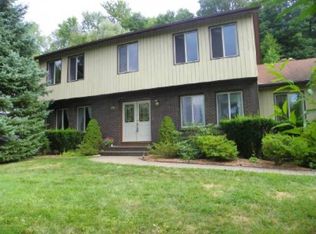 9 Columbia Dr, New Fairfield, CT 06812