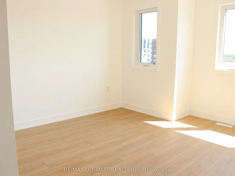 61 Flan Blvd — Photo 23