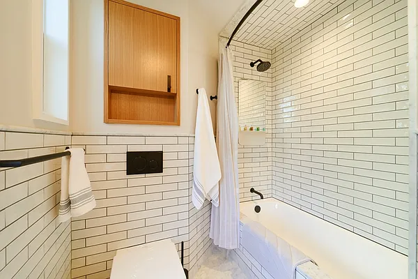 Rented by Living New York | media 37