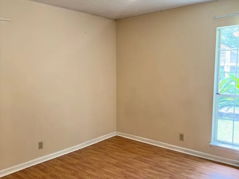 109 Waterman Rd — Photo 11