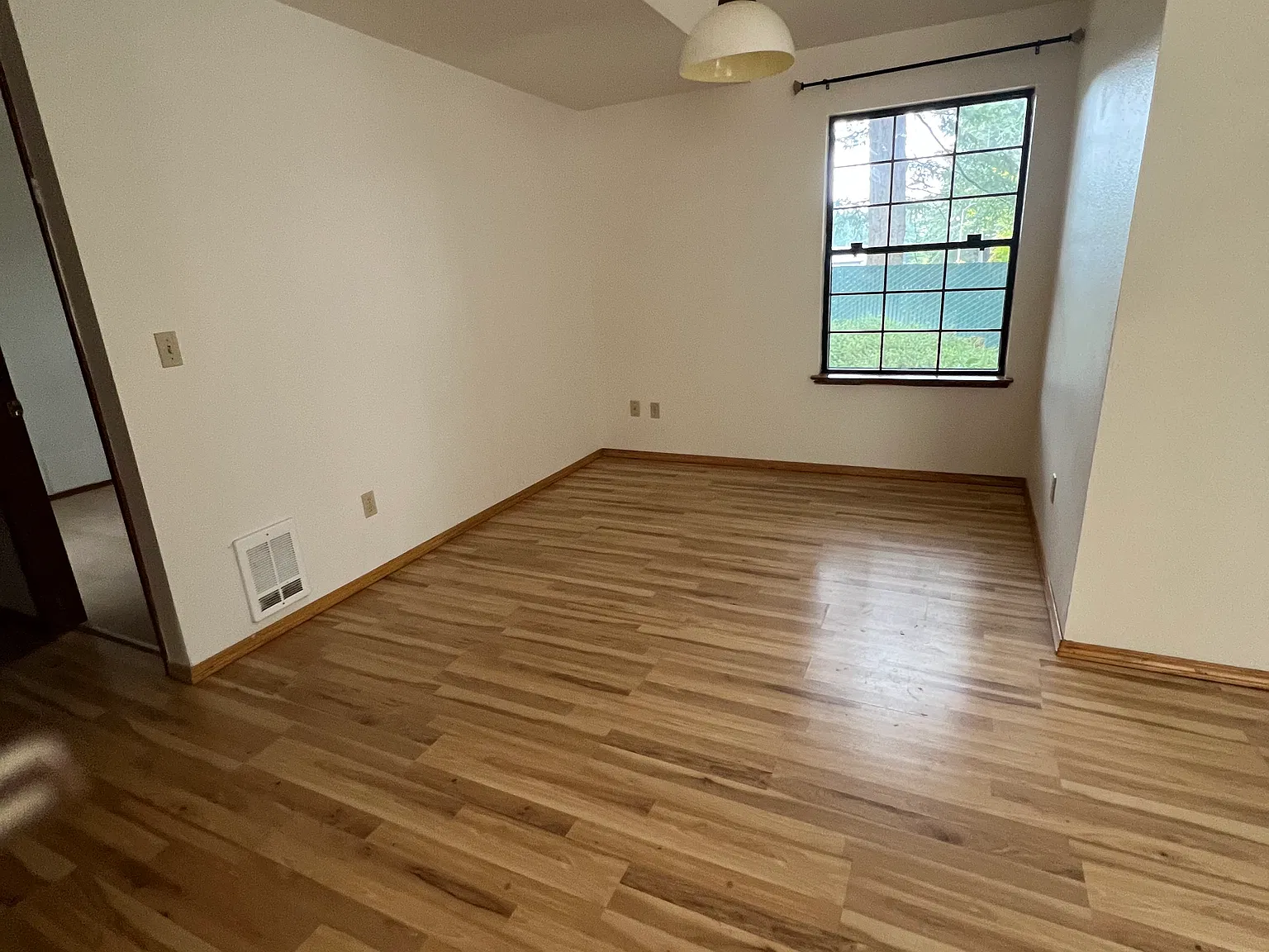2 bed, 1192 sqft, $1,700 — Photo 2