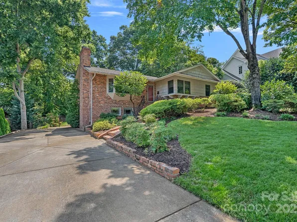 5441 Wintercrest Ln, Charlotte, NC 28209