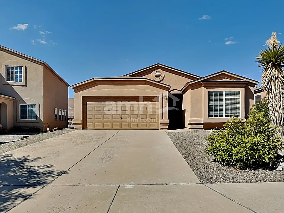 1740 Sierra Norte Loop NE