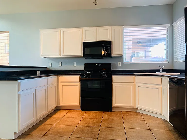 14252 S Avenida Zumba — Photo 12