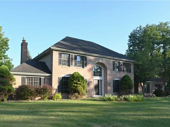 7 Saddle Hl, Honeoye Falls, NY 14472